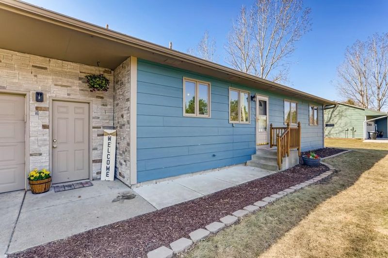 610 Glenwood Ave E, Big Lake, MN 55309