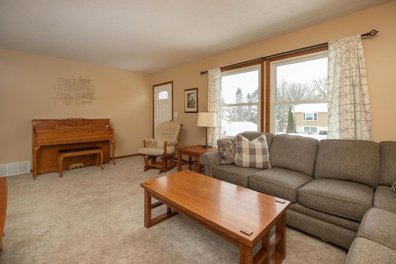 219 42nd Ave NW, Rochester, MN 55901