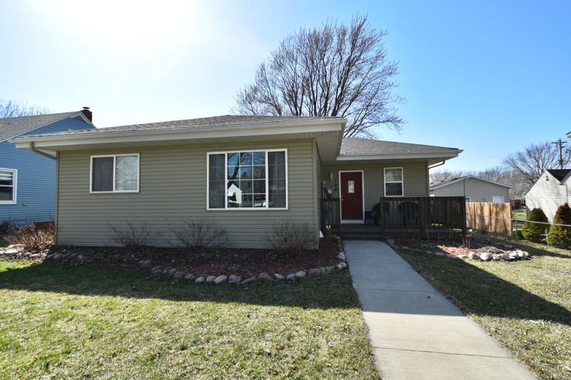706 Spring St, Kenyon, MN 55946