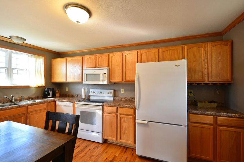 706 Spring St, Kenyon, MN 55946