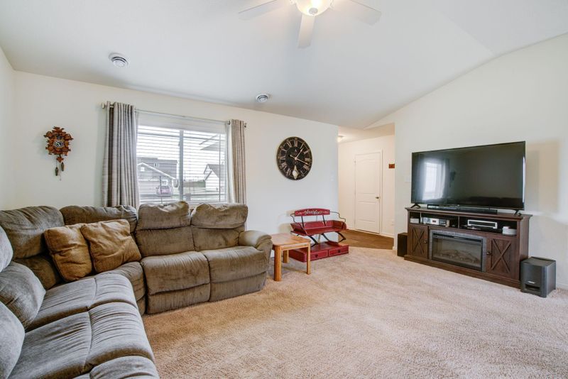 1100 Sunset Ave, Montrose, MN 55363