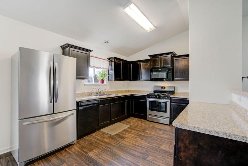 1100 Sunset Ave, Montrose, MN 55363