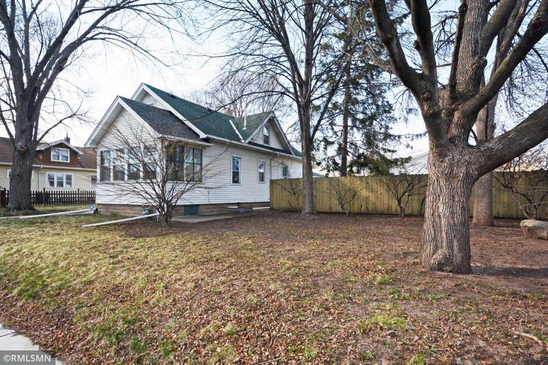 925 E Cook Ave E, Saint Paul, MN 55106