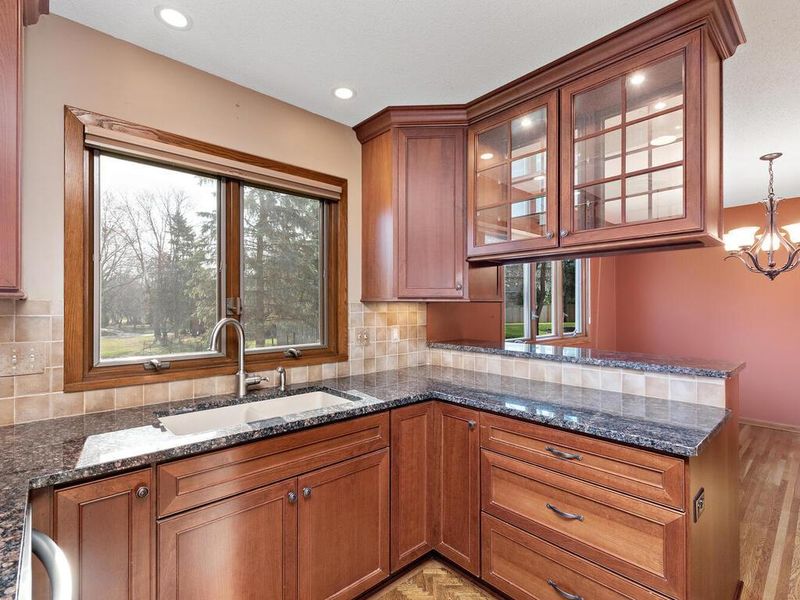 11213 Lewis Ct, Burnsville, MN 55337