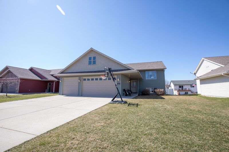 120 Timberwolf Ct, Mankato, MN 56001