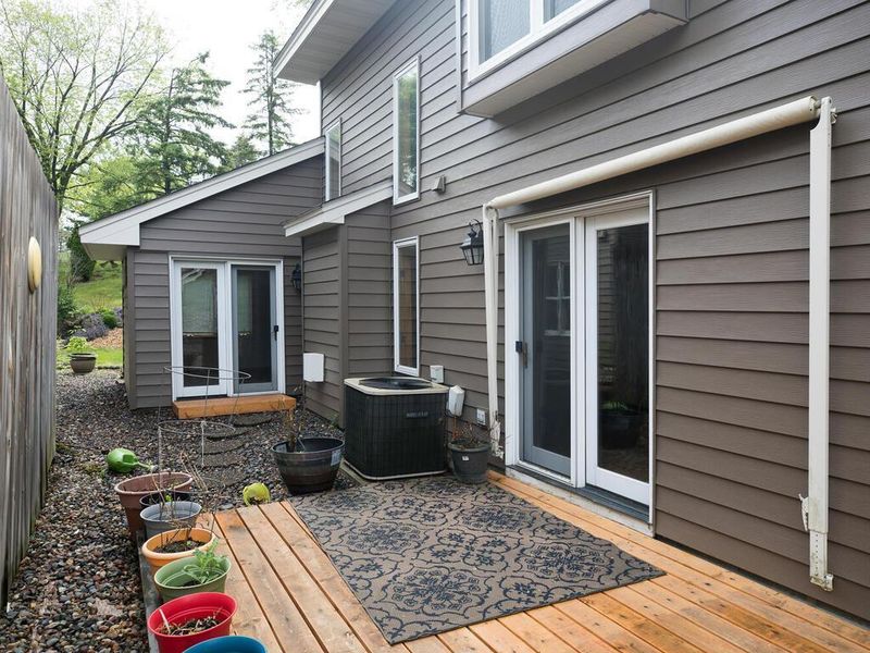 18498 Apple Tree Ct, Minnetonka, MN 55345