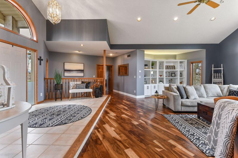 9620 Timber Ter, Victoria, MN 55386