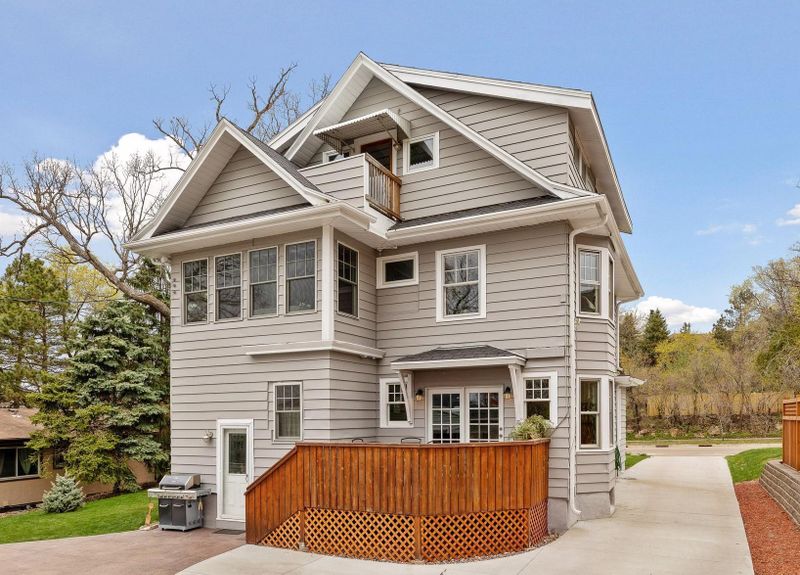 2464 Como Ave, Saint Paul, MN 55108