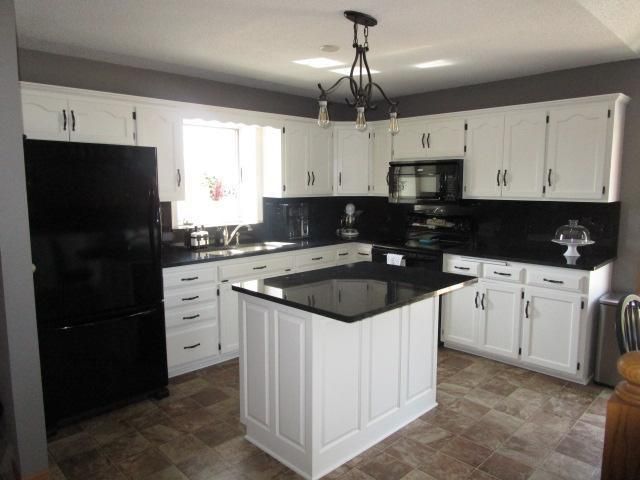 207 River Oaks Dr, Cold Spring, MN 56320