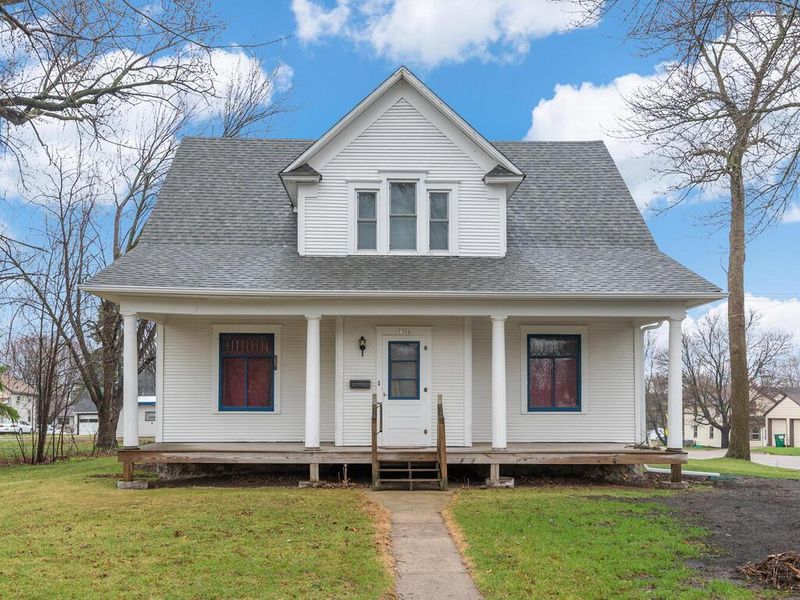 1304 11th St E, Glencoe, MN 55336