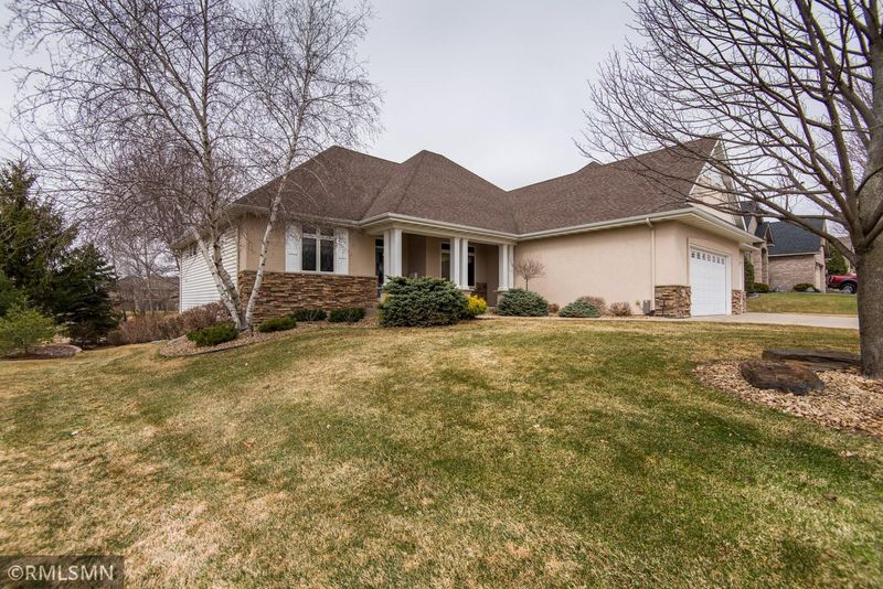 2470 Timber View Dr, Hastings, MN 55033