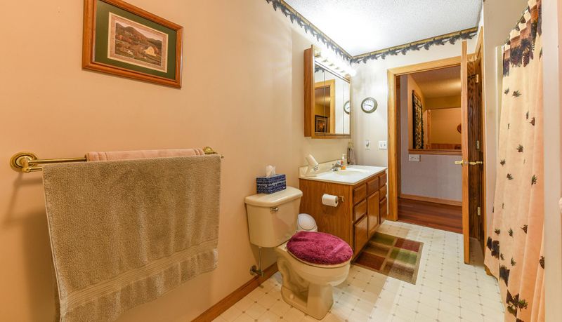 18133 Skye Rd, Brainerd, MN 56401