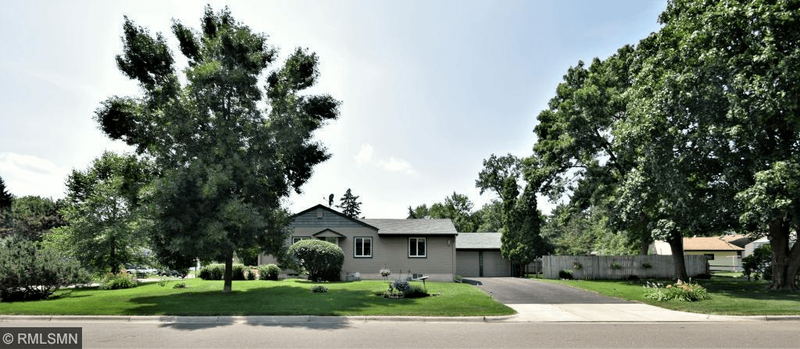 5929 Ewing Ave N, Brooklyn Center, MN 55429
