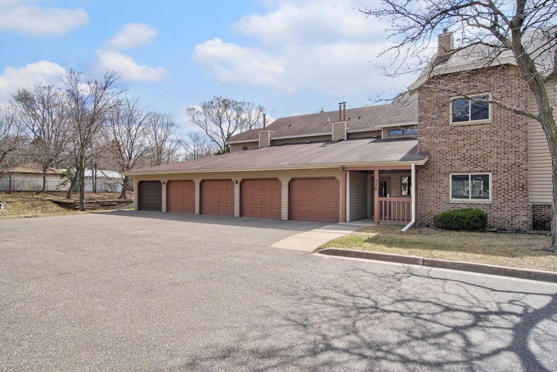 476 Etna St #103, Saint Paul, MN 55106
