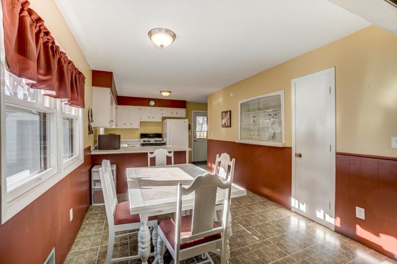 2204 Beech St E, Saint Paul, MN 55119