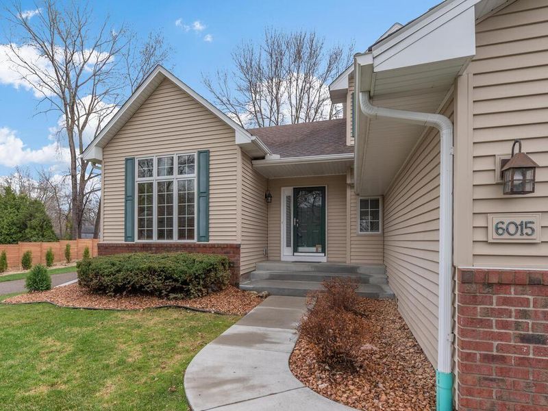 6015 Glenwood Ave, Golden Valley, MN 55422