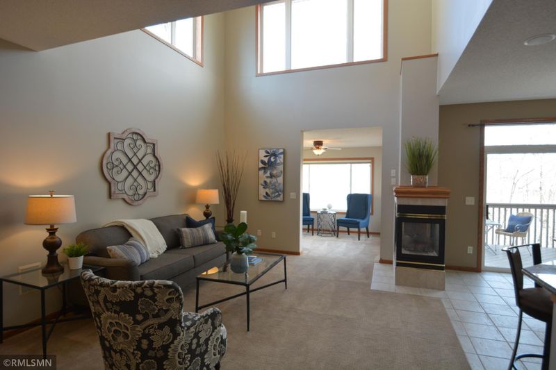 605 Crane Creek Ln, Eagan, MN 55121