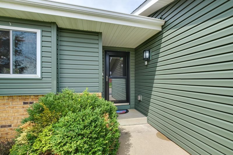 14195 Hayes Rd, Apple Valley, MN 55124