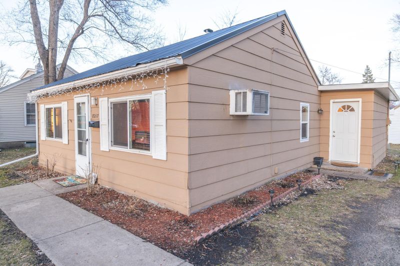 8217 Wentworth Ave S, Bloomington, MN 55420
