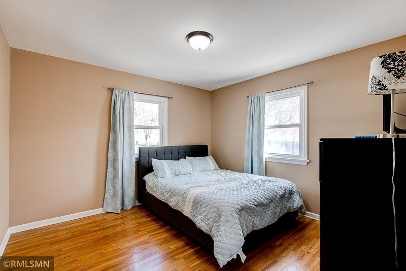 2078 Mohawk Ave, Saint Paul, MN 55119