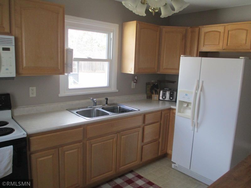 4596 S Arrowhead Ln, Moose Lake, MN 55767