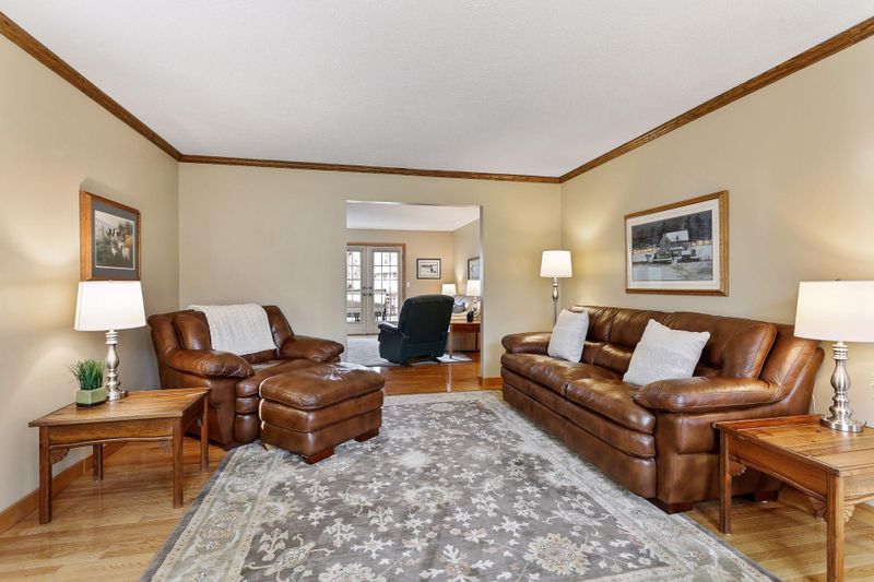 7608 W 85th St, Bloomington, MN 55438