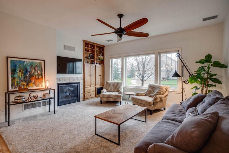 687 Pine Cone Trl, Eagan, MN 55123