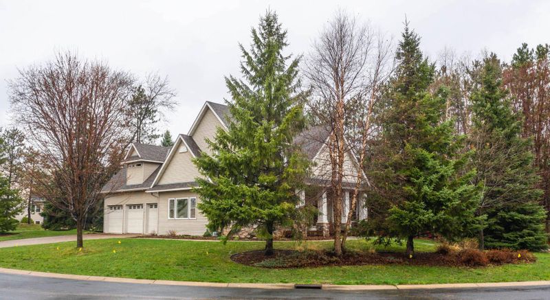 687 Pine Cone Trl, Eagan, MN 55123