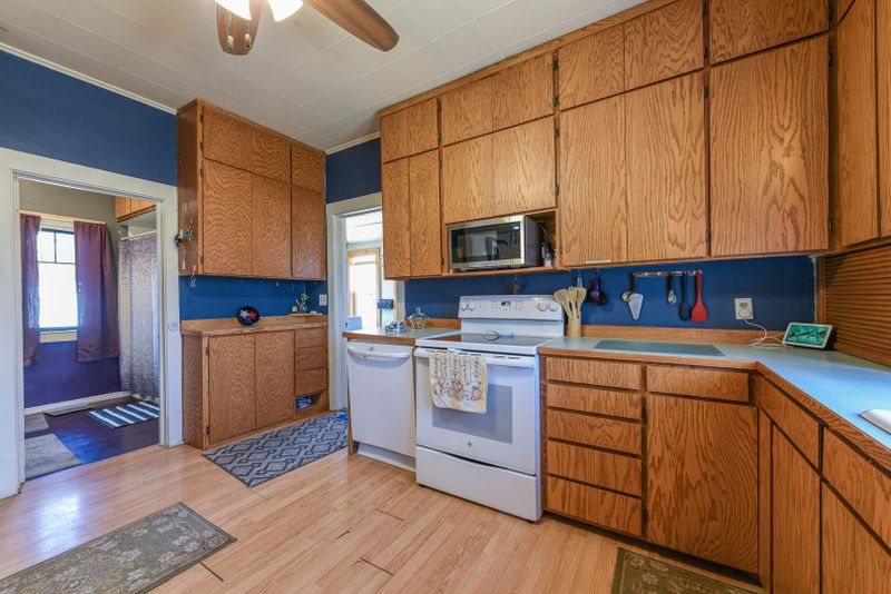 408 6th Ave NW, Little Falls, MN 56345