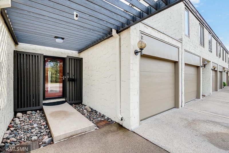3717 Towndale Dr, Bloomington, MN 55431