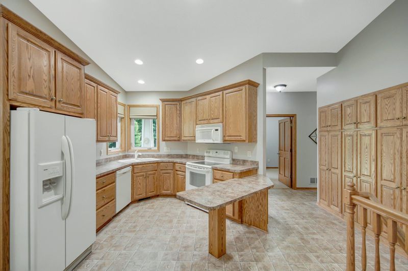 273 Wentworth Ave E, West Saint Paul, MN 55118