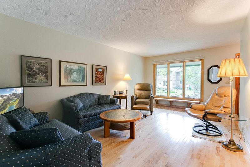 53 Windsor Ct, New Brighton, MN 55112