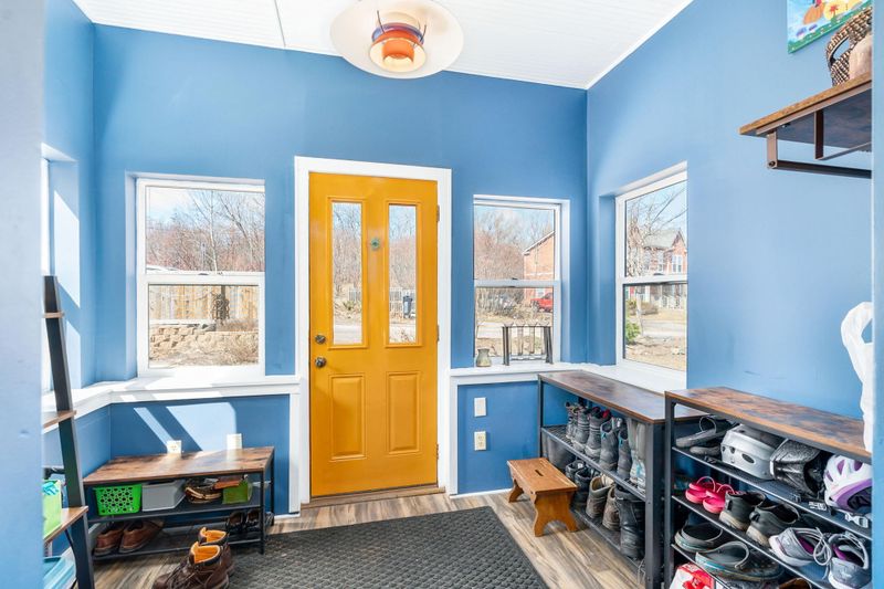 132 W 12th St, Duluth, MN 55806