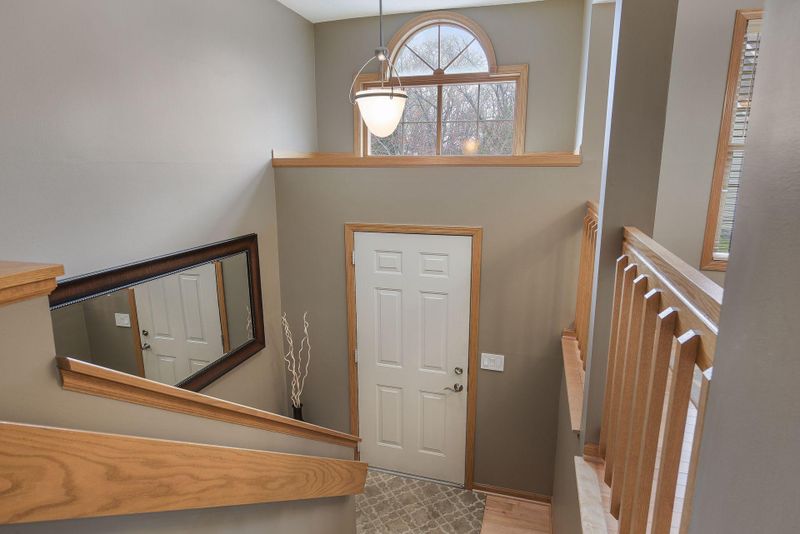 17141 Sandy Ln, Minnetonka, MN 55345