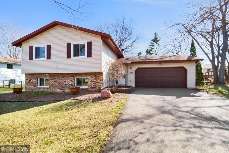 3028 Payne Ave, Little Canada, MN 55117
