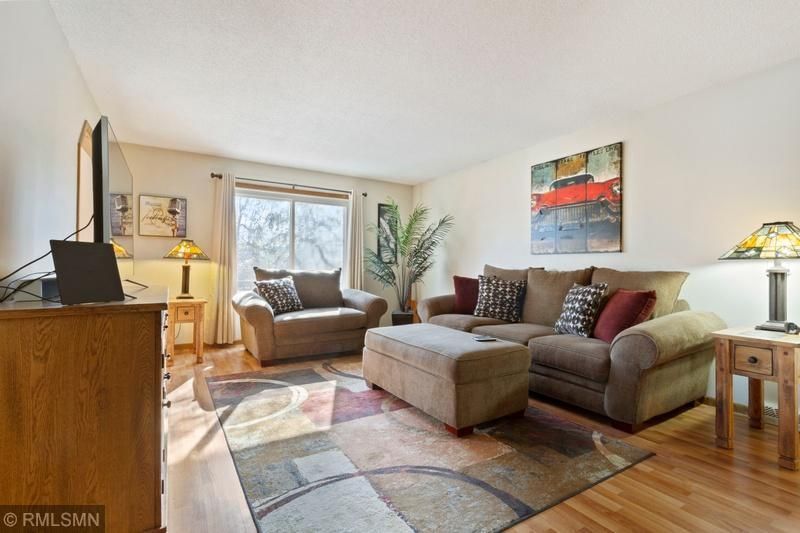 3028 Payne Ave, Little Canada, MN 55117