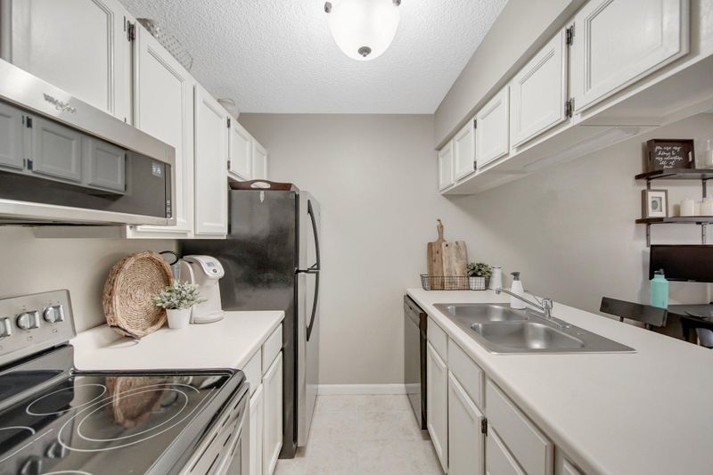 2170 Ridge Dr #36, Saint Louis Park, MN 55416