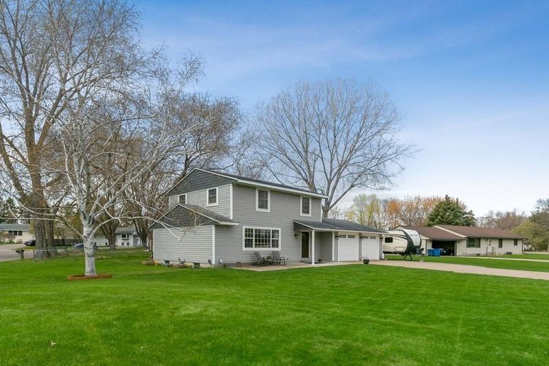 13481 Linwood Forest Cir, Champlin, MN 55316