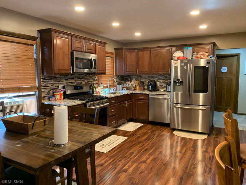 10417 Hollywood Blvd NW, Coon Rapids, MN 55433