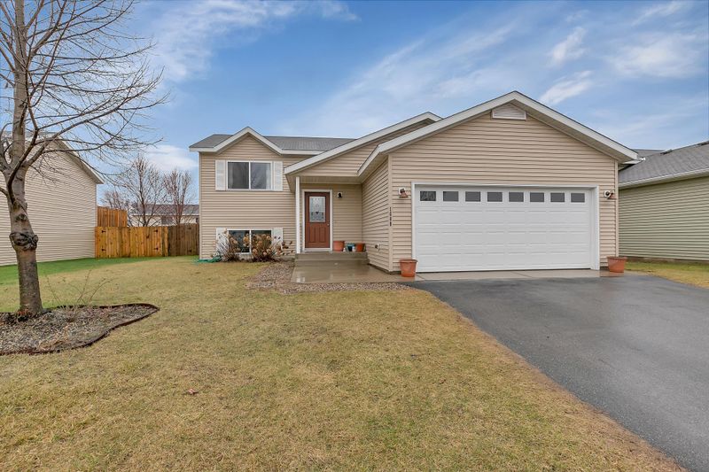 1688 Forest Glen Cir, Saint Augusta, MN 56301