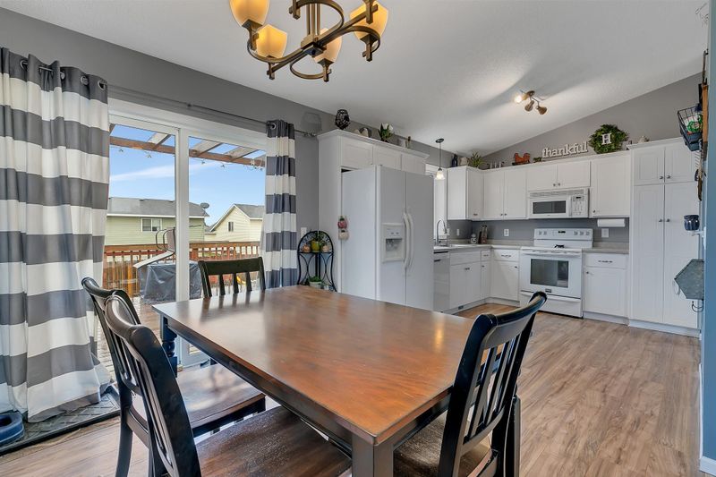 1688 Forest Glen Cir, Saint Augusta, MN 56301
