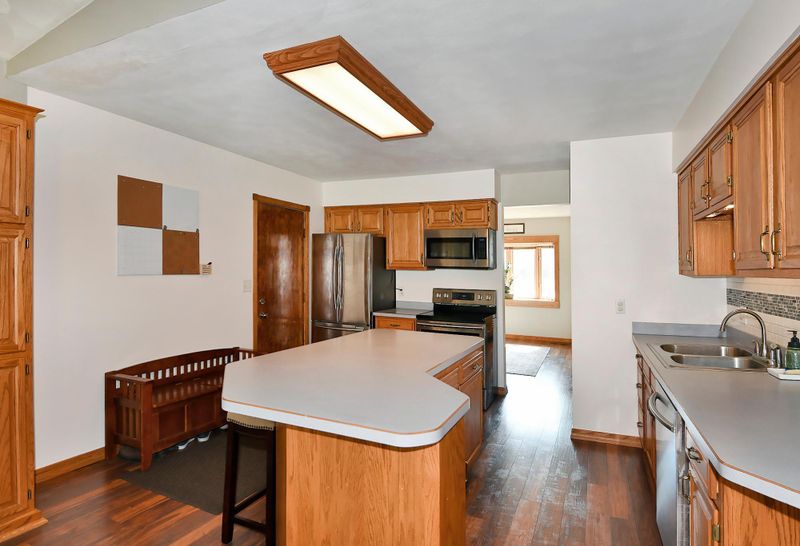 308 8th Ave NW, Waseca, MN 56093