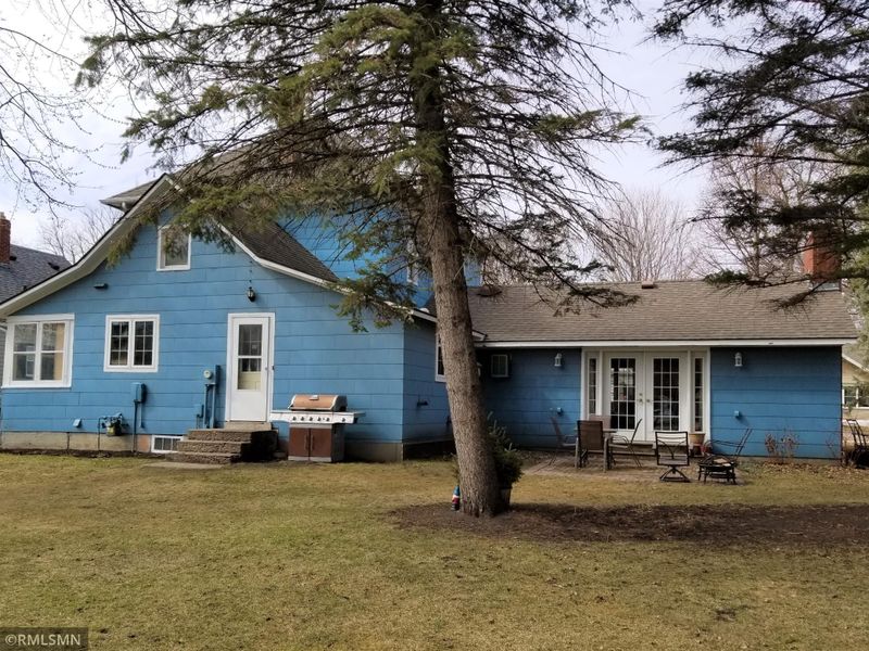 409 W 7th St, Morris, MN 56267