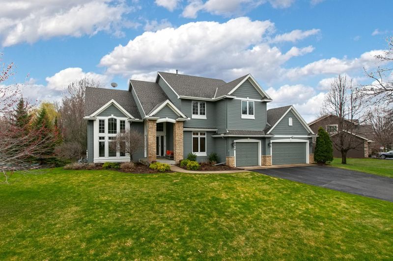 5615 Marsh Pointe Dr, Excelsior, MN 55331