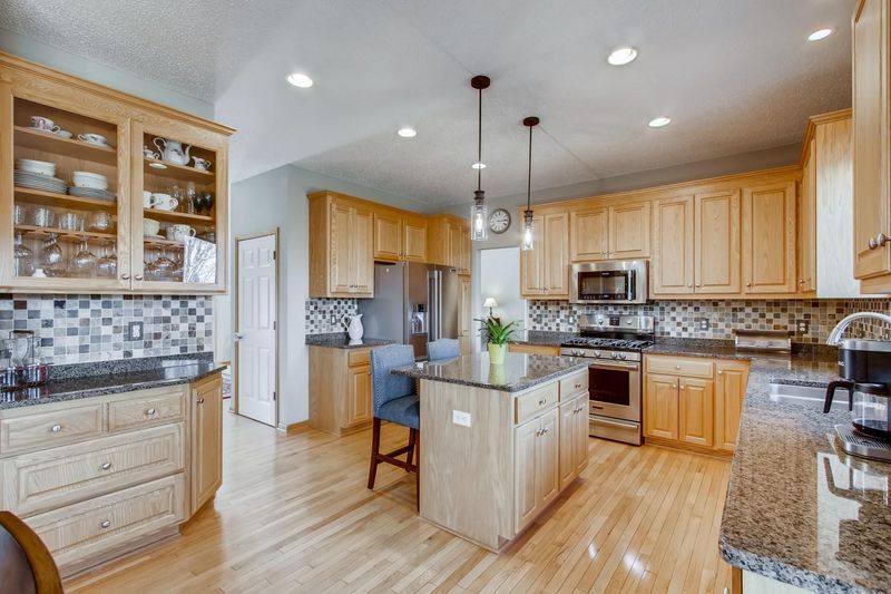 10150 Florida Cir N, Brooklyn Park, MN 55445