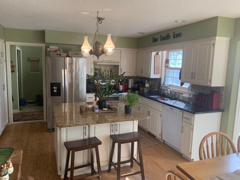 18121 Liv Ln, Eden Prairie, MN 55346