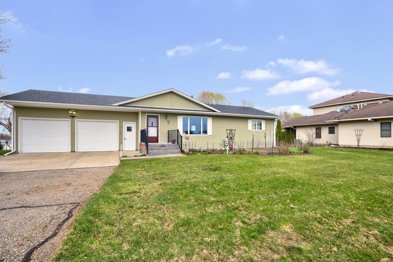 7703 209th St W, Morristown, MN 55052