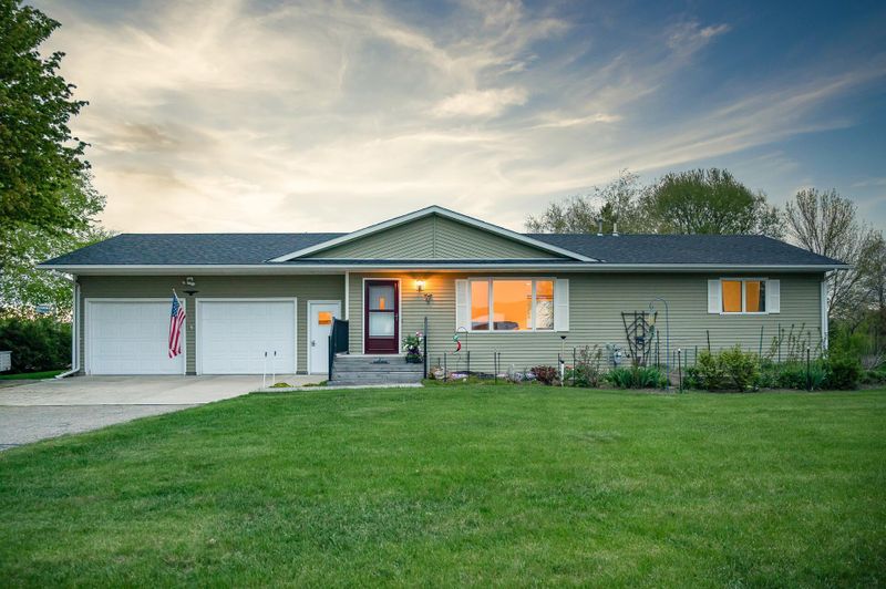 7703 209th St W, Morristown, MN 55052