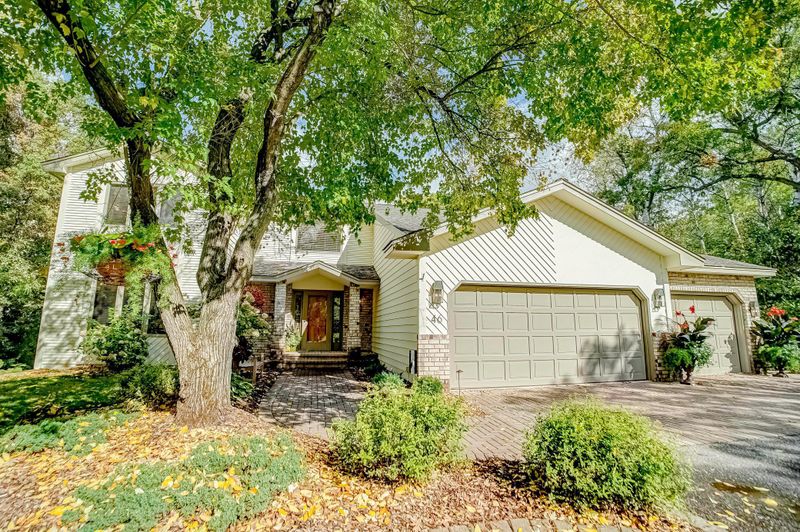 46 Apple Orchard Rd, White Bear Lake, MN 55110