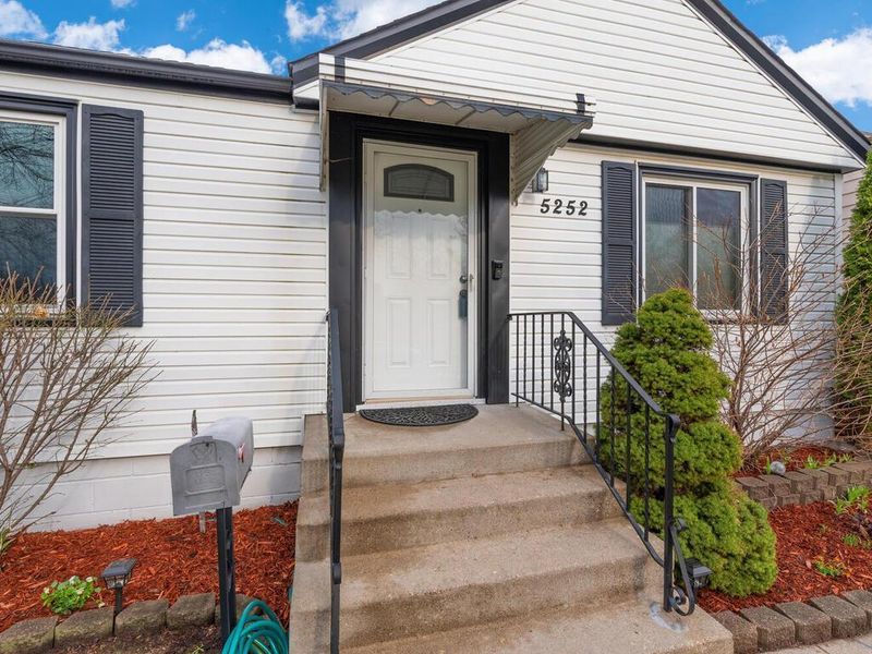 5252 Fremont Ave N, Minneapolis, MN 55430